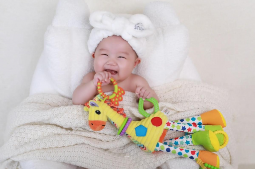 毕节宝宝头上有白色的小点 毕节宝宝头上有白色的小点